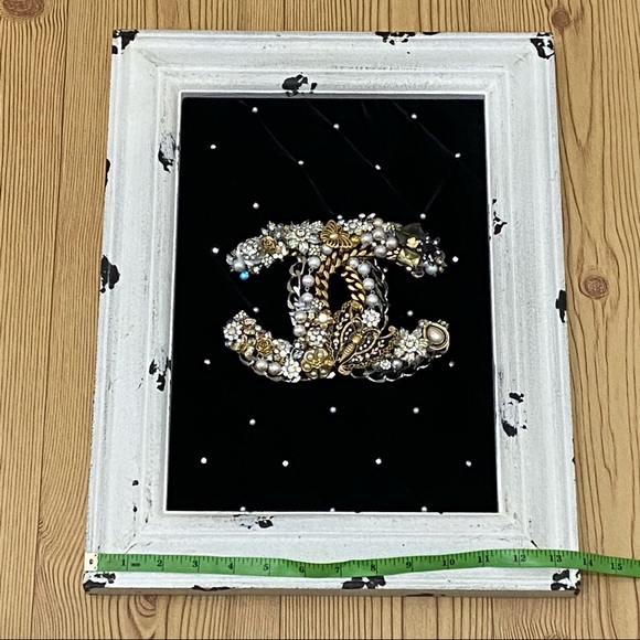 Luxury Design Repurposed Vintage Jewelry Framed 3D Mixed Media Wall Art - Picture 6 of 17